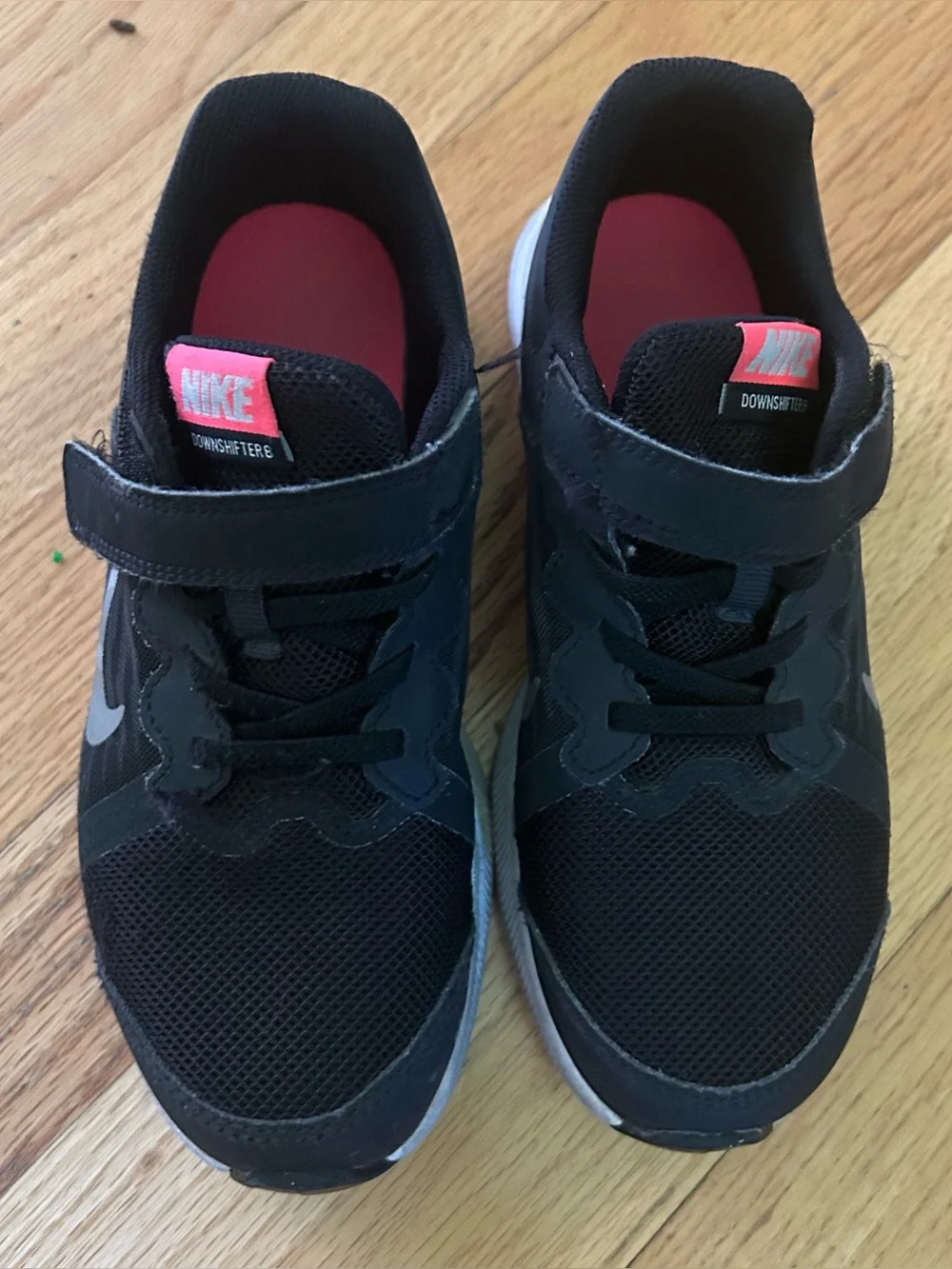 Girls Nike Downshifter size 2.5 Black Pink
